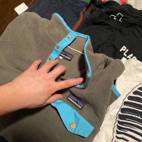 Lot of 9 Designer Clothing Items - Patagonia, Gucci, Moncler, ETC - Picture 5 of 10